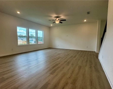 5441 Hargrove Way - Photo Thumbnail 8