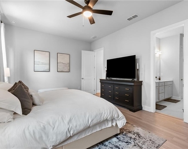 777 Stickley Oak Way - Photo Thumbnail 17