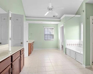 3968 Lake Ruby Lane - Photo Thumbnail 21