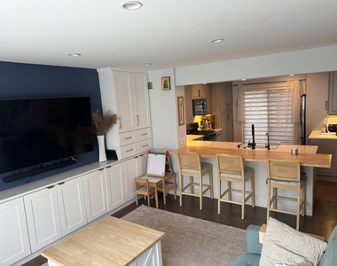 639 Maple Court - Photo Thumbnail 7