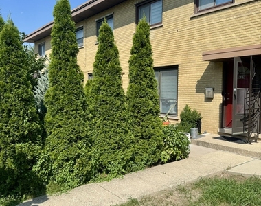 639 Maple Court - Photo Thumbnail 1