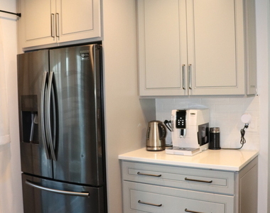 639 Maple Court - Photo Thumbnail 4