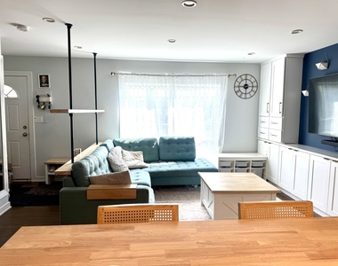 639 Maple Court - Photo Thumbnail 2