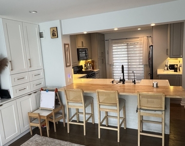 639 Maple Court - Photo Thumbnail 6