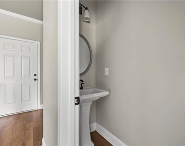 4215 Fulson Court - Photo Thumbnail 7
