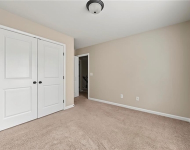 4215 Fulson Court - Photo Thumbnail 10