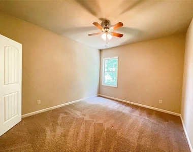 2271 Spring Sound Lane - Photo Thumbnail 14
