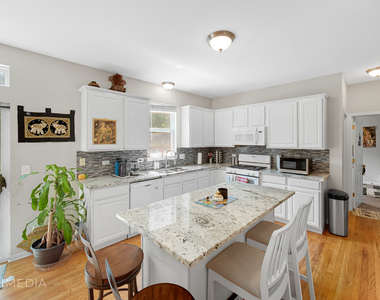 3569 Charlemaine Drive - Photo Thumbnail 6