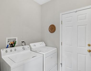 3569 Charlemaine Drive - Photo Thumbnail 11