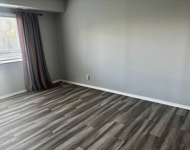 350 Plum Creek Drive - Photo Thumbnail 9