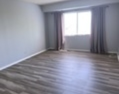 350 Plum Creek Drive - Photo Thumbnail 5