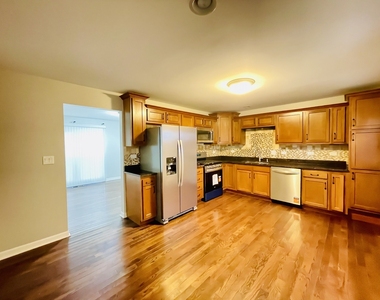 245 Healy Avenue - Photo Thumbnail 3