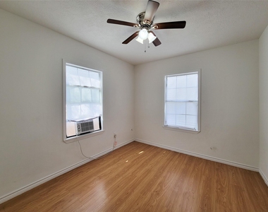 5106 Hershe Street - Photo Thumbnail 17