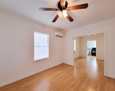 5106 Hershe Street - Photo Thumbnail 5