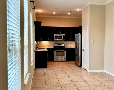 10914 Camarillo Court - Photo Thumbnail 18