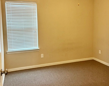 10914 Camarillo Court - Photo Thumbnail 31