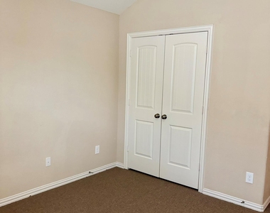 10914 Camarillo Court - Photo Thumbnail 37