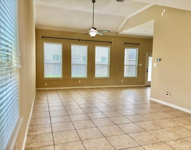 10914 Camarillo Court - Photo Thumbnail 17