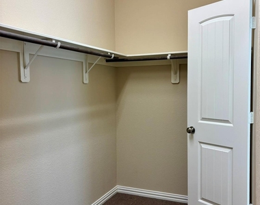 10914 Camarillo Court - Photo Thumbnail 12