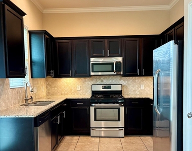 10914 Camarillo Court - Photo Thumbnail 20