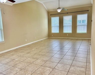 10914 Camarillo Court - Photo Thumbnail 16
