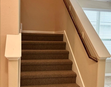 10914 Camarillo Court - Photo Thumbnail 15
