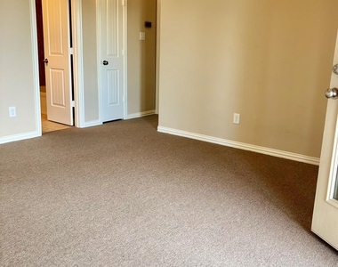 10914 Camarillo Court - Photo Thumbnail 26
