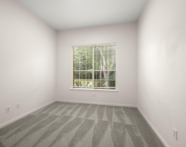 34 S Rambling Ridge Place - Photo Thumbnail 6