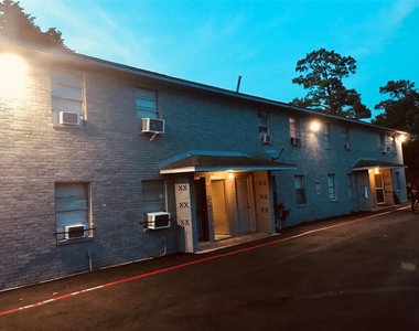 8717 Spaulding Street - Photo Thumbnail 24