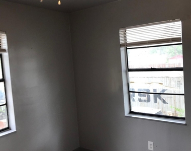 8717 Spaulding Street - Photo Thumbnail 10