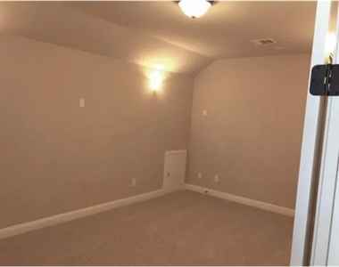 2 Caprice Bend Place - Photo Thumbnail 12