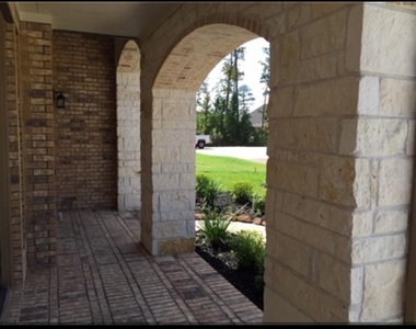 2 Caprice Bend Place - Photo Thumbnail 13