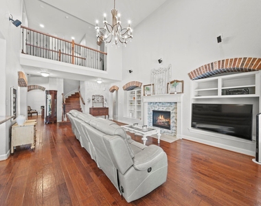 9302 Brady Branch Lane - Photo Thumbnail 6