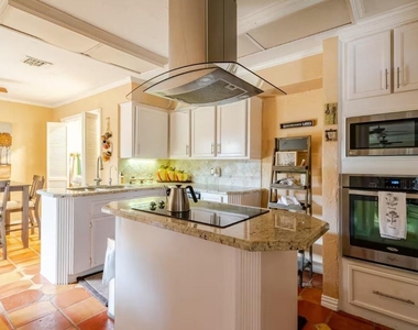 2526 Creekway Circle - Photo Thumbnail 7