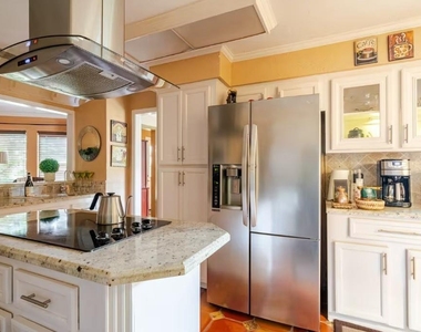 2526 Creekway Circle - Photo Thumbnail 6