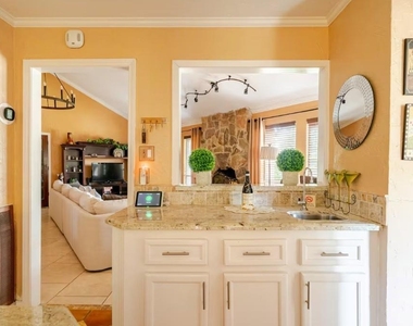 2526 Creekway Circle - Photo Thumbnail 5