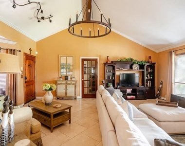 2526 Creekway Circle - Photo Thumbnail 16