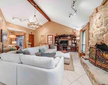2526 Creekway Circle - Photo Thumbnail 3