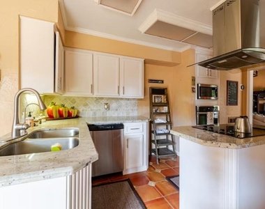 2526 Creekway Circle - Photo Thumbnail 8