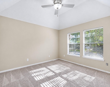2411 Charter Oaks Court - Photo Thumbnail 15