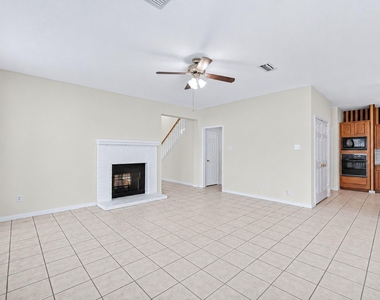 2411 Charter Oaks Court - Photo Thumbnail 5