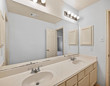 2411 Charter Oaks Court - Photo Thumbnail 17