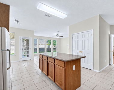 2411 Charter Oaks Court - Photo Thumbnail 6