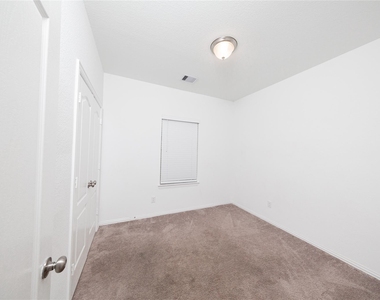 31206 Whitfield Court - Photo Thumbnail 16