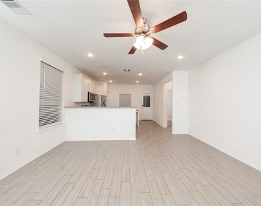 31206 Whitfield Court - Photo Thumbnail 6