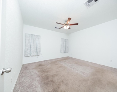 31206 Whitfield Court - Photo Thumbnail 10