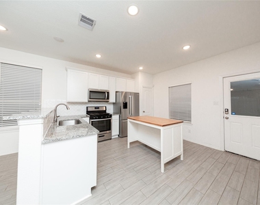 31206 Whitfield Court - Photo Thumbnail 5