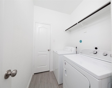 31206 Whitfield Court - Photo Thumbnail 12