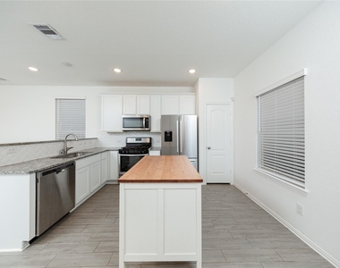 31206 Whitfield Court - Photo Thumbnail 4