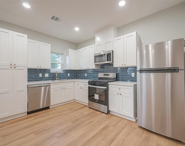 336 De Haven Street - Photo Thumbnail 8